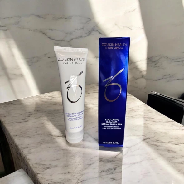 ZO Exfoliating Cleanser Travel fot2.jpg